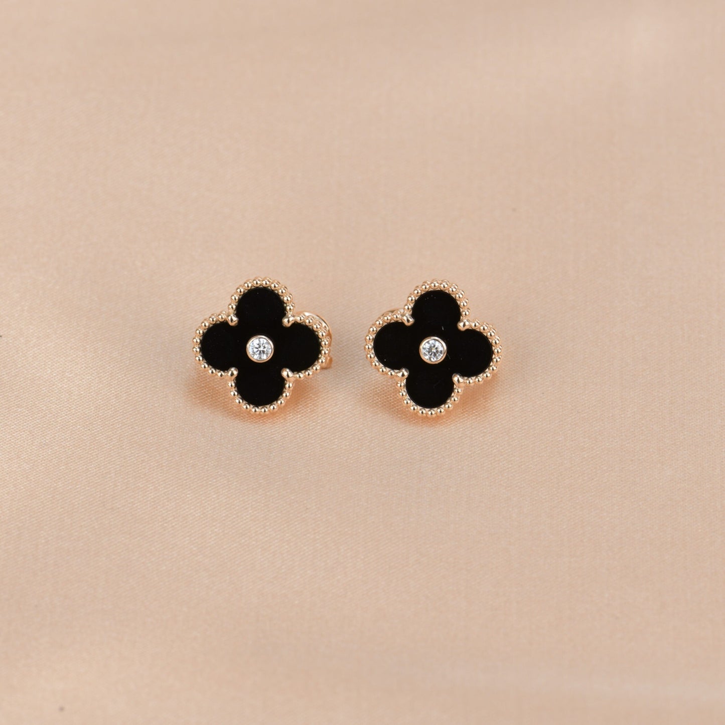 [Rose Jewelrys]CLOVER MEDIUM 1 MOTIFS ONYX DIAMOND EARRINGS