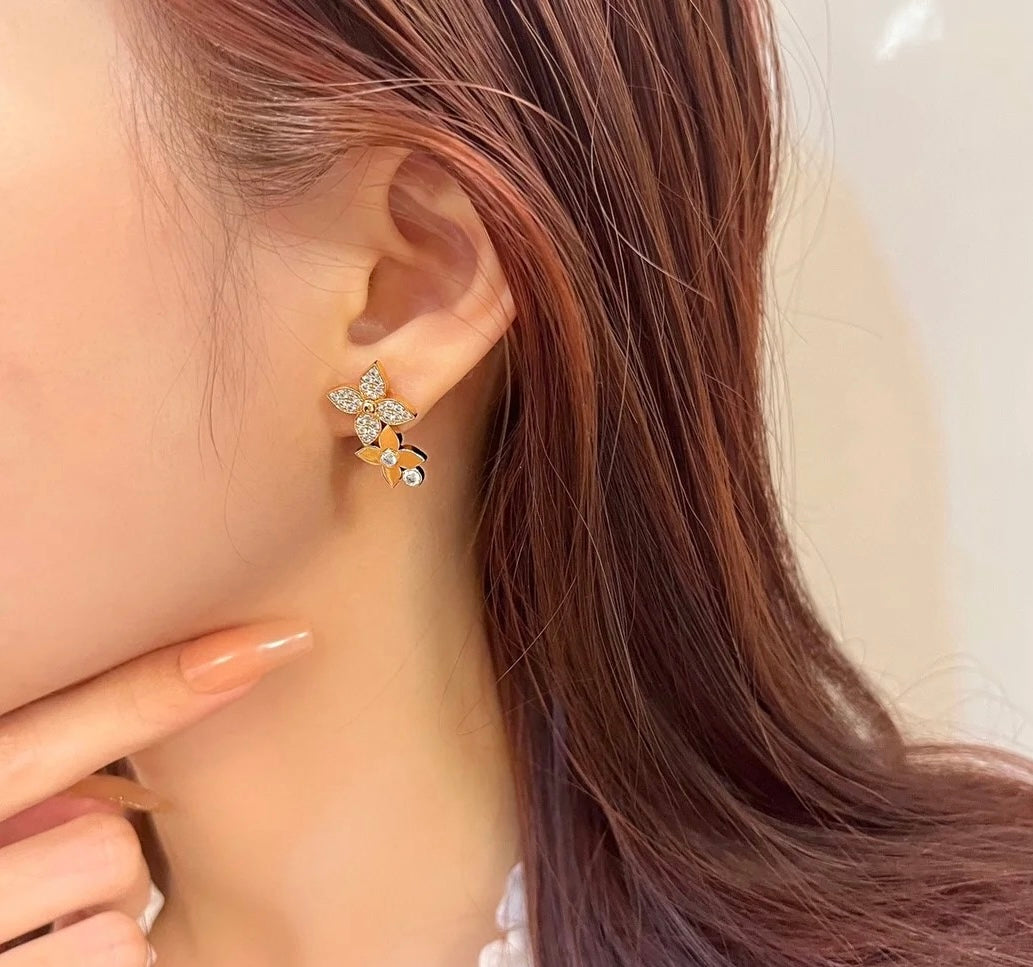 [Rose]TWO STAR BLOSSOM STUD EARRINGS PINK GOLD DIAMONDS