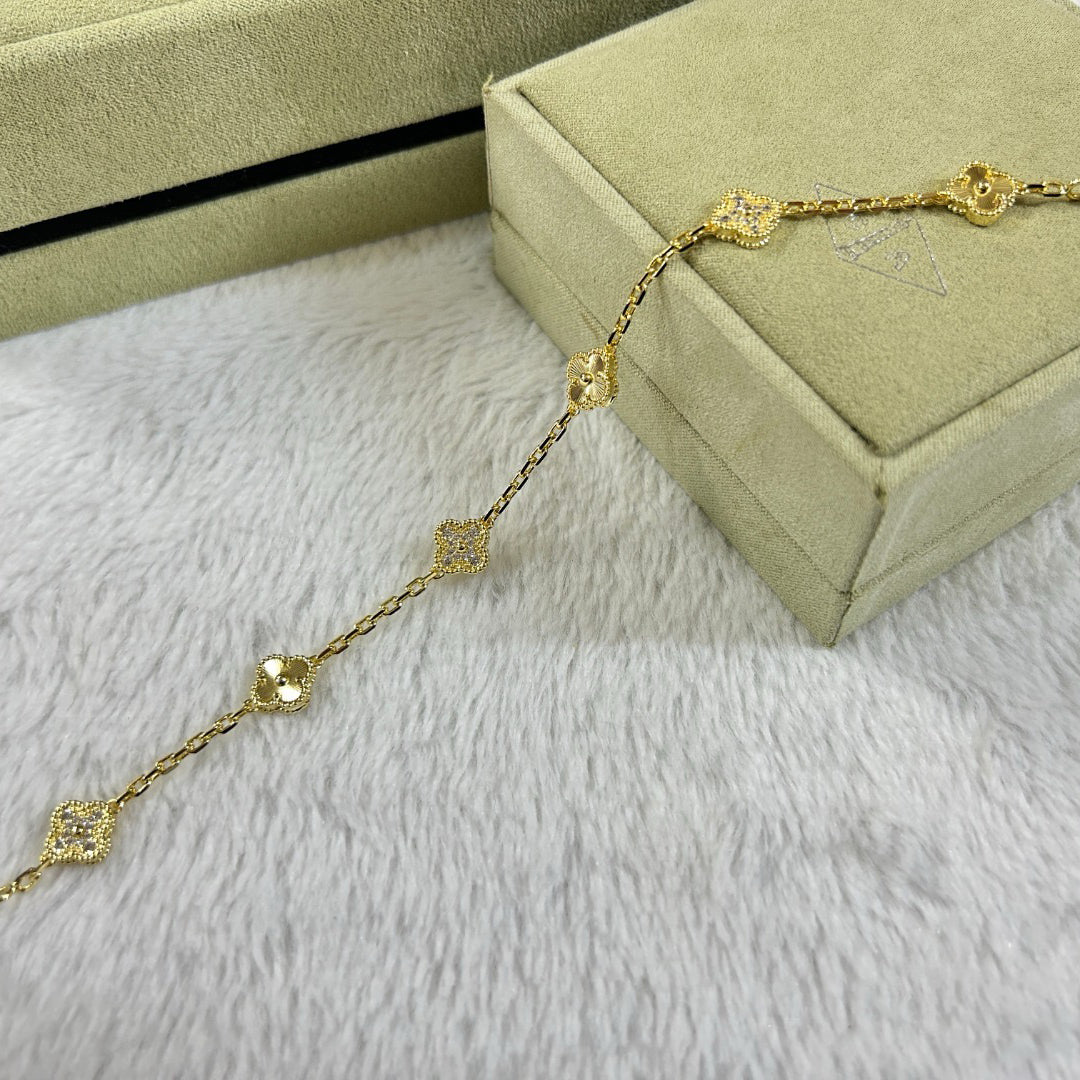[]CLOVER 6 MOTIF DIAMOND LASER BRACELET