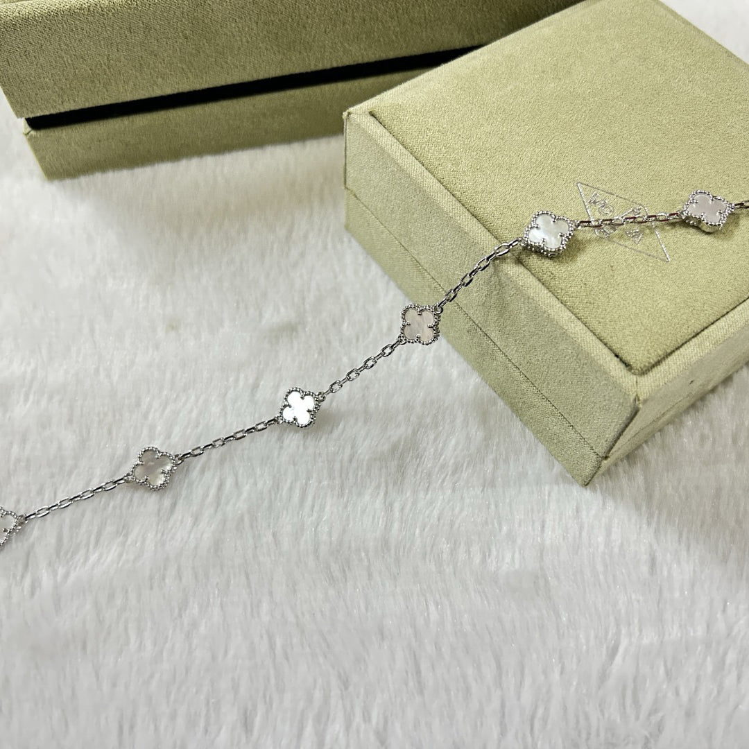 []CLOVER 6 MOTIF WHITE MOP BRACELET