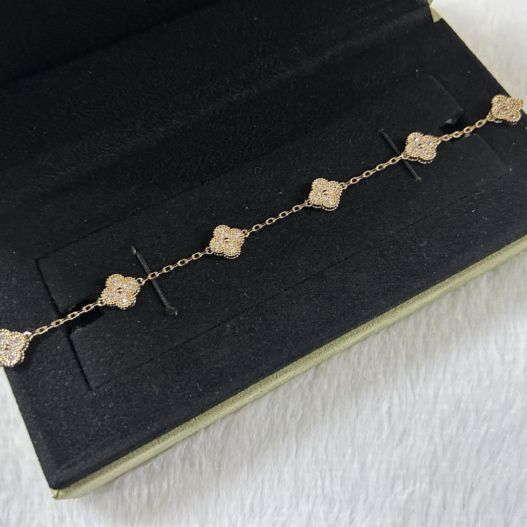 []CLOVER 6 MOTIF DIAMOND BRACELET