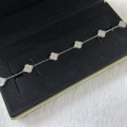 []CLOVER 6 MOTIF DIAMOND BRACELET