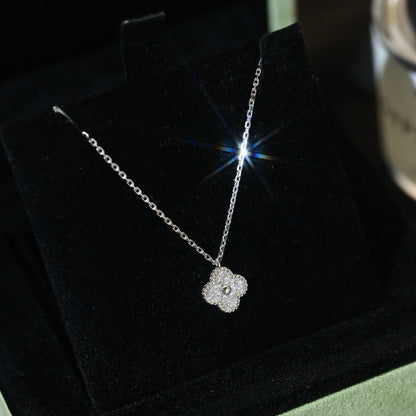[]CLOVER MINI 9.5MM PENDANT DIAMOND NECKLACE