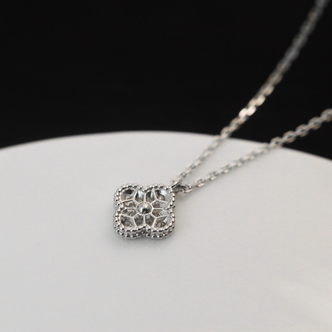 []CLOVER MINI 9.5MM PENDANT DIAMOND NECKLACE