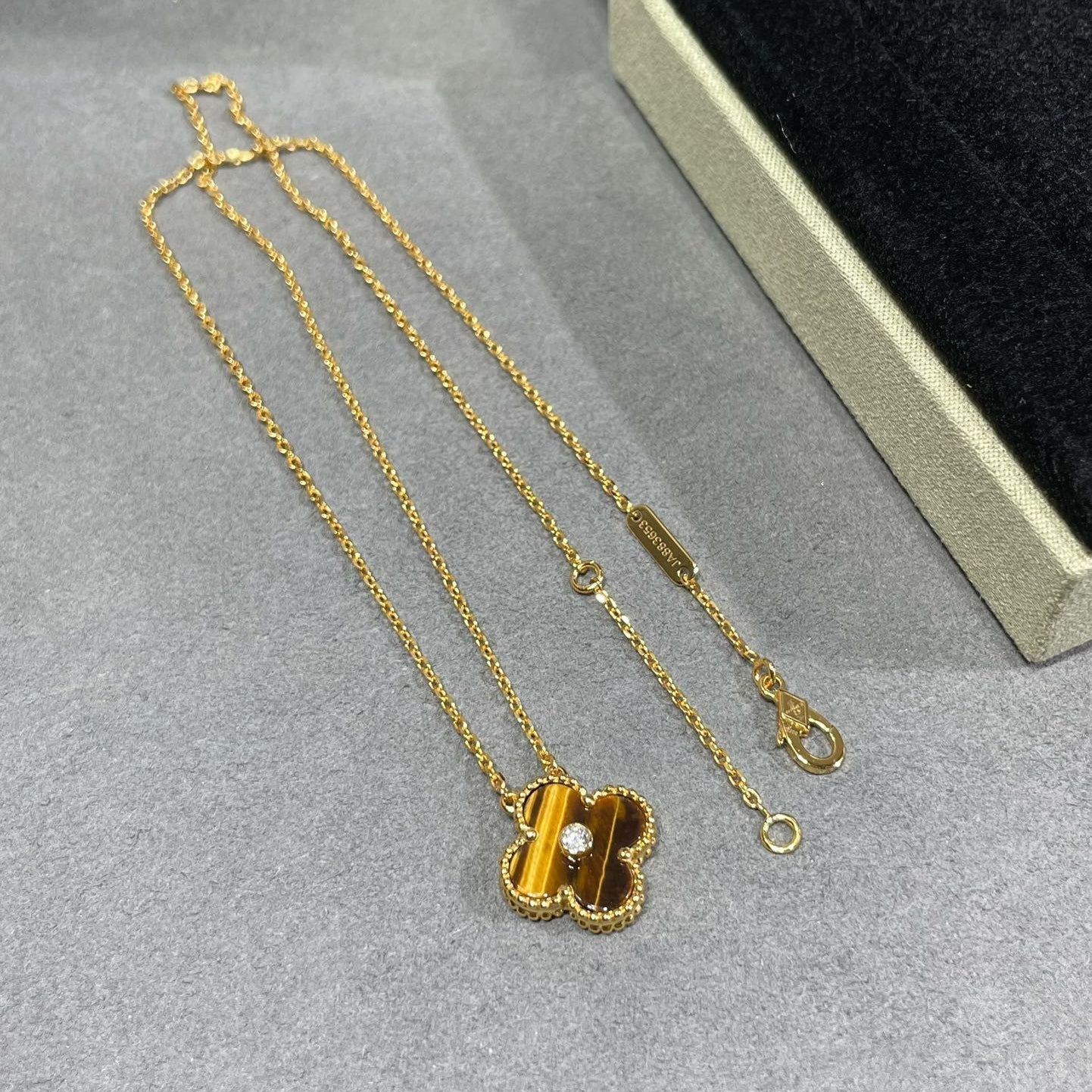 [Rose Jewelrys]CLOVER 15MM DIAMOND AND YELLOW TIGER'S EYE AGATE necklace