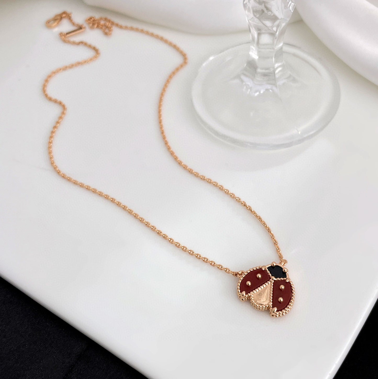 [Rose Jewelrys]LUCKY  CARNELIANS LADYBUG NECKLACE