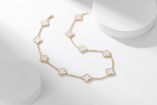 [Rose Jewelrys] Clover 10 Patterned white mother-of-pearl necklace.