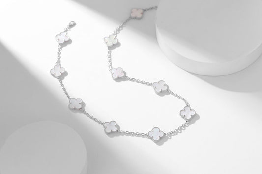 [Rose Jewelrys] Clover 10 Flower White Mother of Pearl Necklace. Silver.