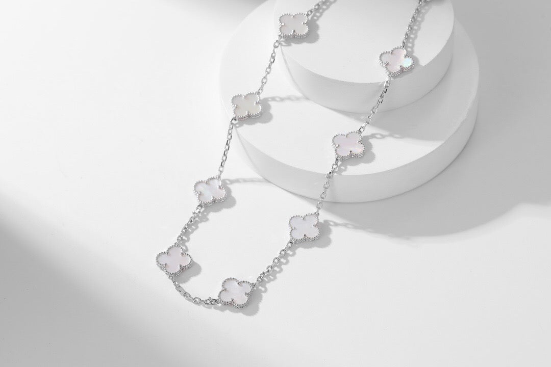 [Rose Jewelrys] Clover 10 Flower White Mother of Pearl Necklace. Silver.