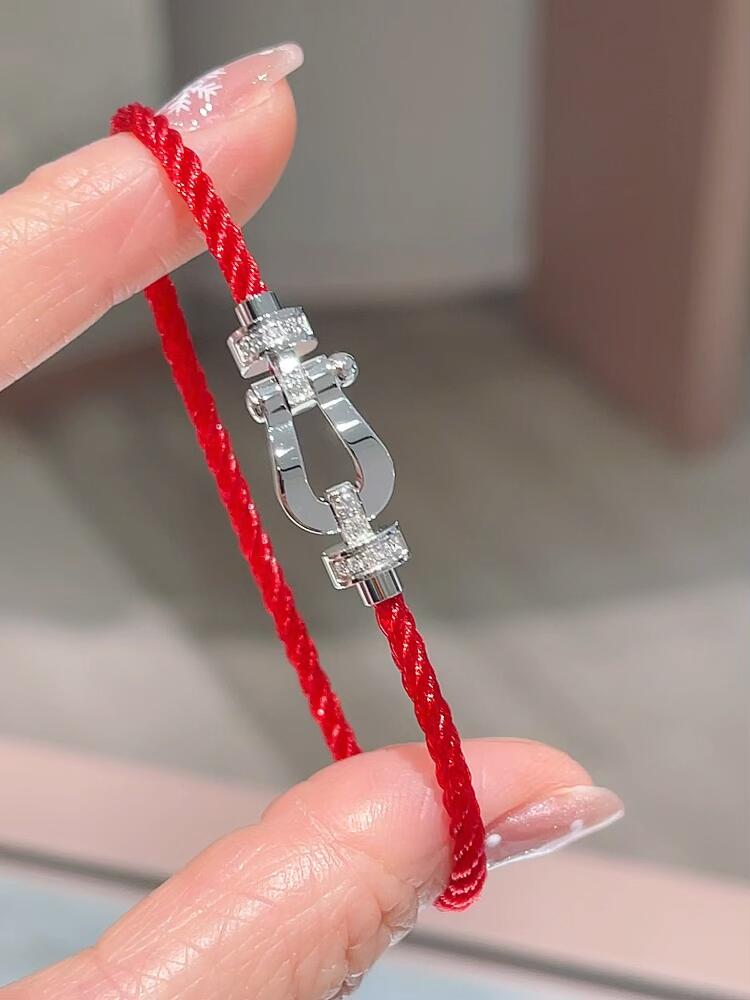 [Rose of Tomorrow] CHANCE Small 8 Buckle Half Diamond Red Rope Silver Bracelet