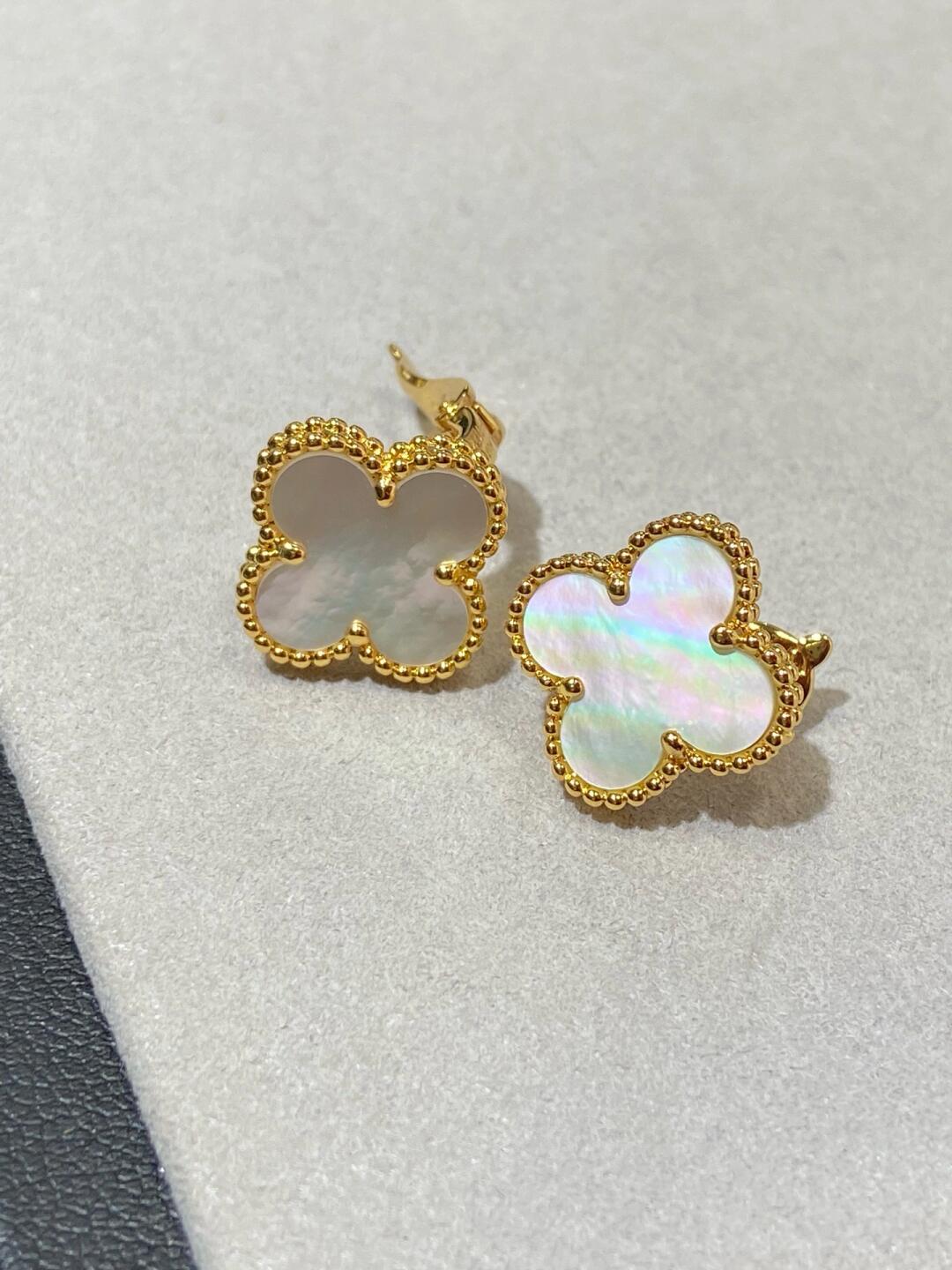 [Rose Jewelrys] CLOVER LARGE (20mm) 1 MOTIFS WHITE MOP STUD EARRINGS