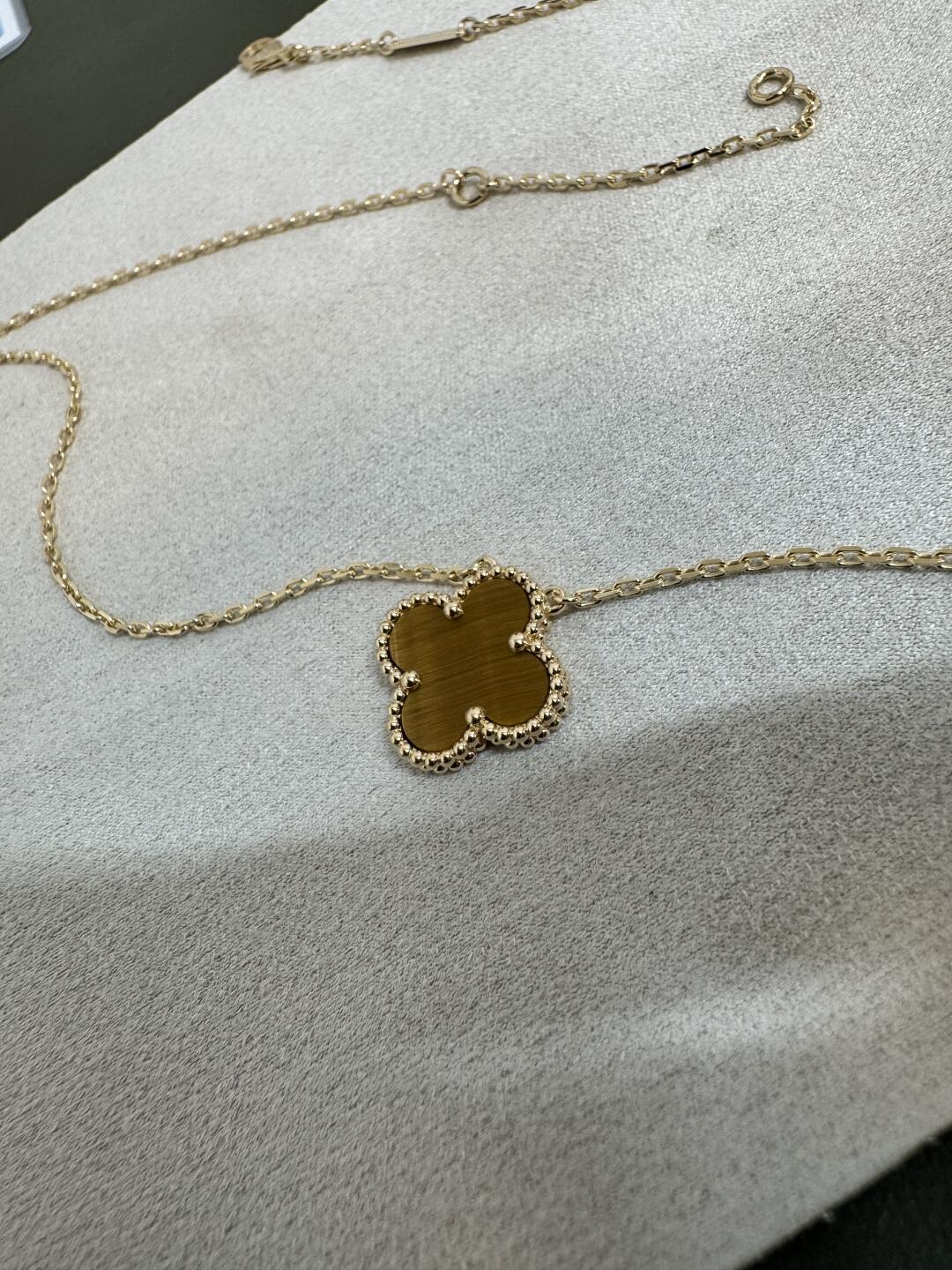 【Rose Jewelrys】CLOVER 15MM Tiger Eye Stone Necklace