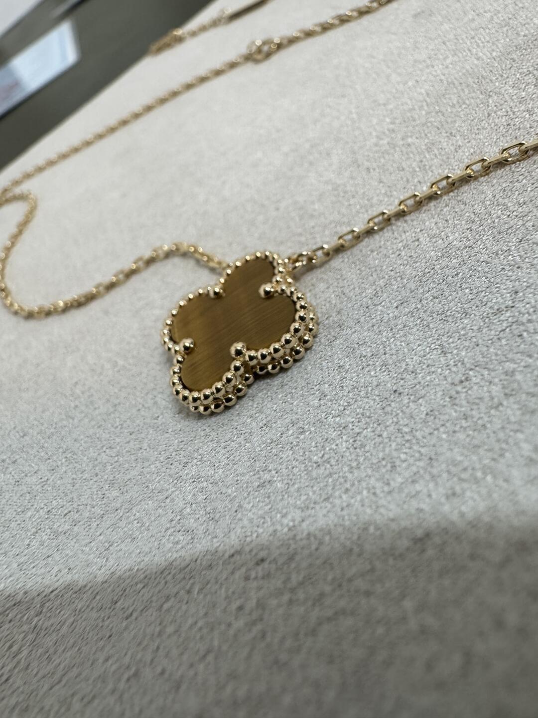 【Rose Jewelrys】CLOVER 15MM Tiger Eye Stone Necklace