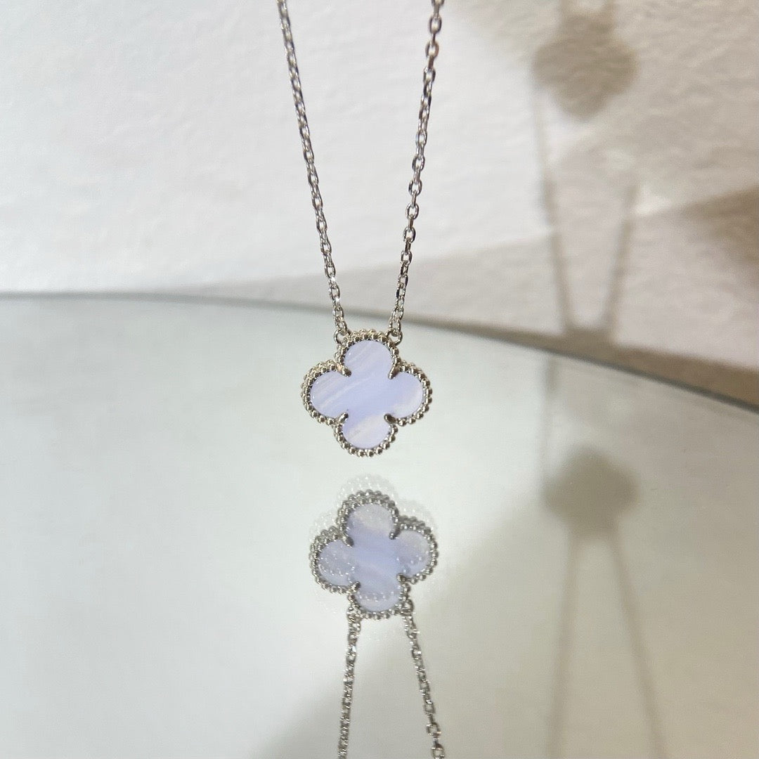 [Rose Jewelrys]CLOVER 15MM BLUE CHALCEDONY NECKLACE SILVER