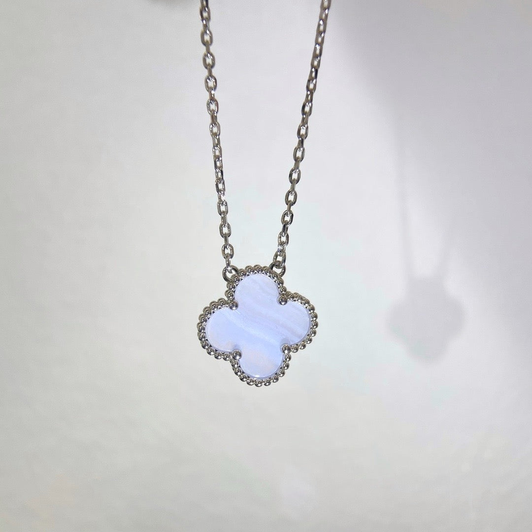 [Rose Jewelrys]CLOVER 15MM BLUE CHALCEDONY NECKLACE SILVER