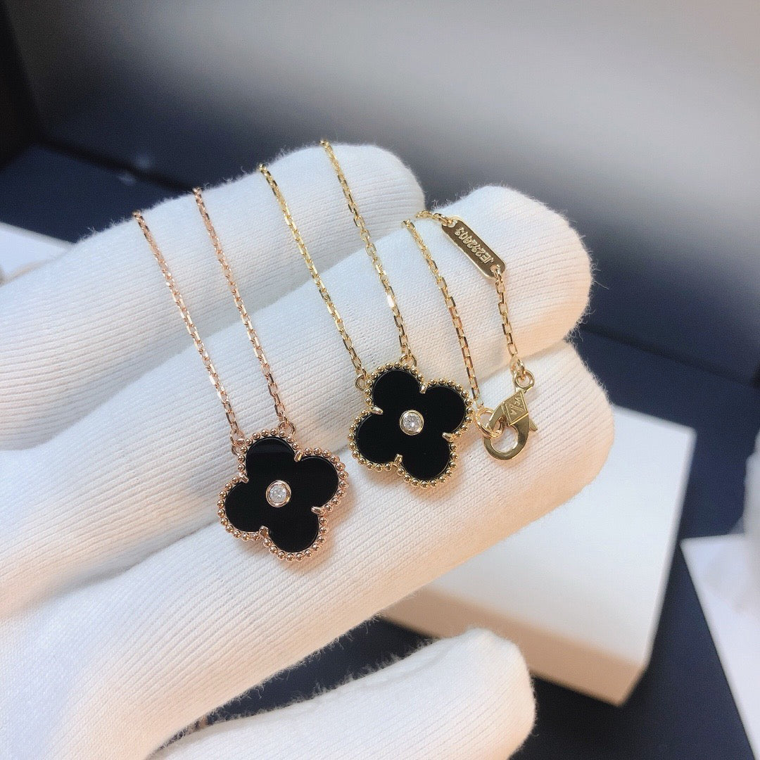 [Rose Jewelrys]CLOVER 15MM DIAMOND ONYX NECKLACE