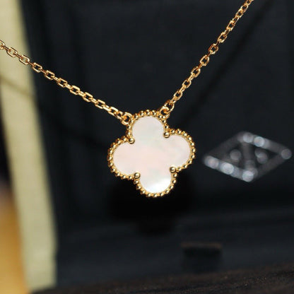 [Rose Jewelrys]CLOVER  15MM WHITE MOTHER-OF-PEARL NECKLACE