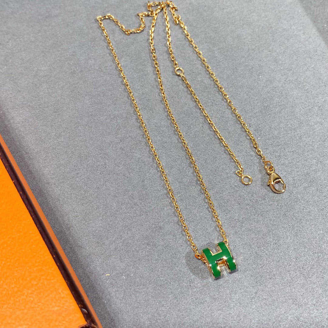 []POP H GREEN NECKLACE SILVER AND GOLD