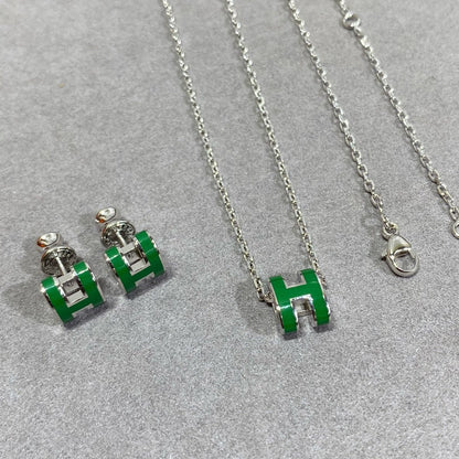 []POP H GREEN NECKLACE SILVER AND GOLD