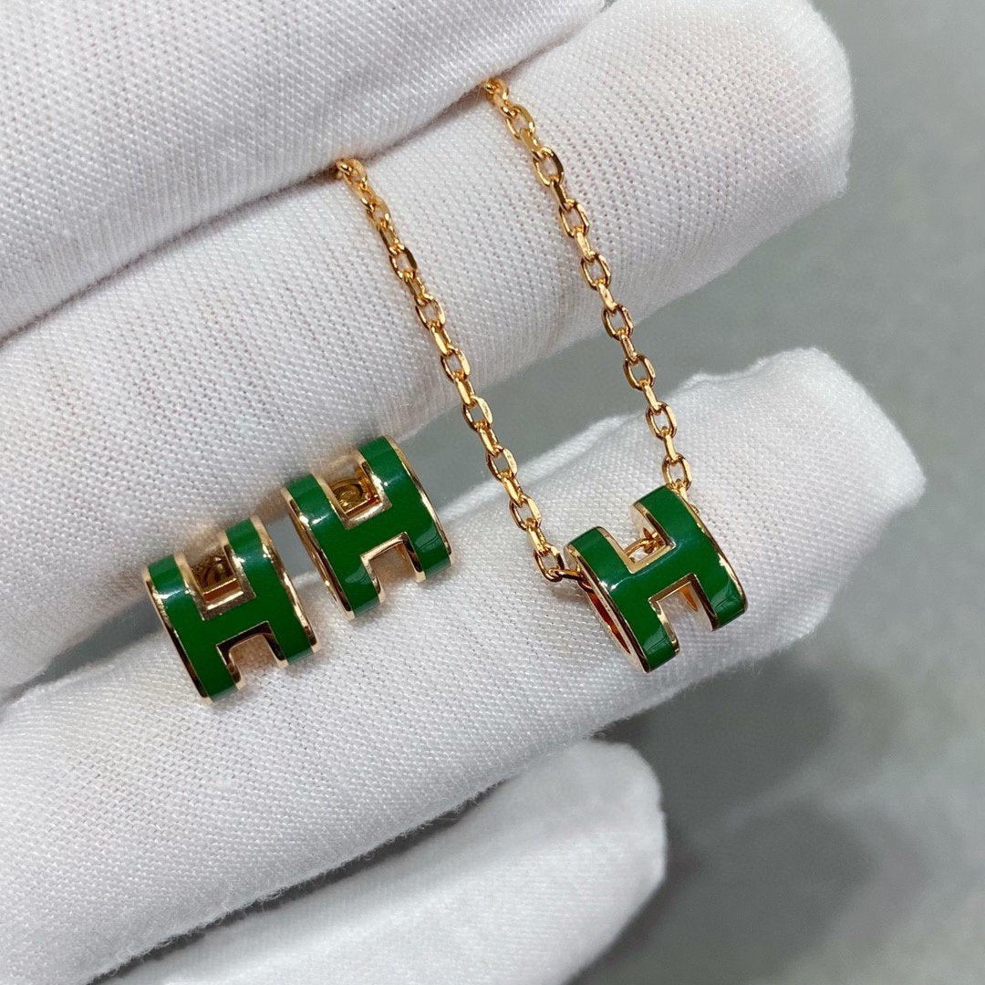 []POP H GREEN NECKLACE SILVER AND GOLD