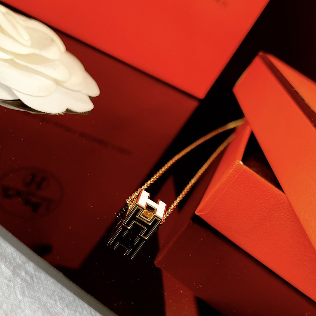 [Rose Jewelrys]H WHITE SQUARE GOLD NECKLACE