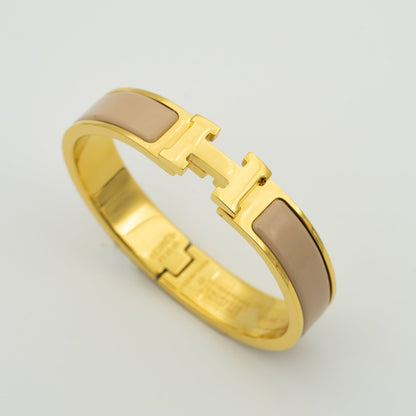 []H GREY BRACELET