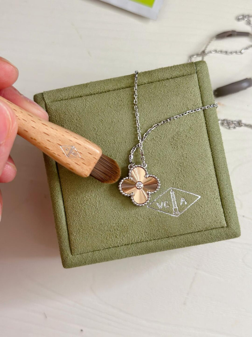 [🌹Rose💎]2024 CHRISTMAS LIMITED EDITION CLOVER 15MM LASER NECKLACE