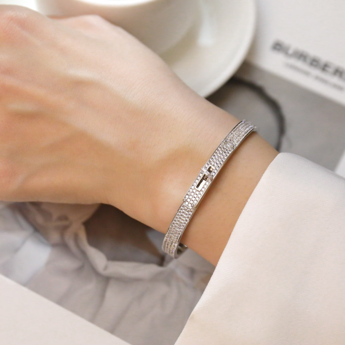 []KELLY BRACELET DIAMOND PAVED
