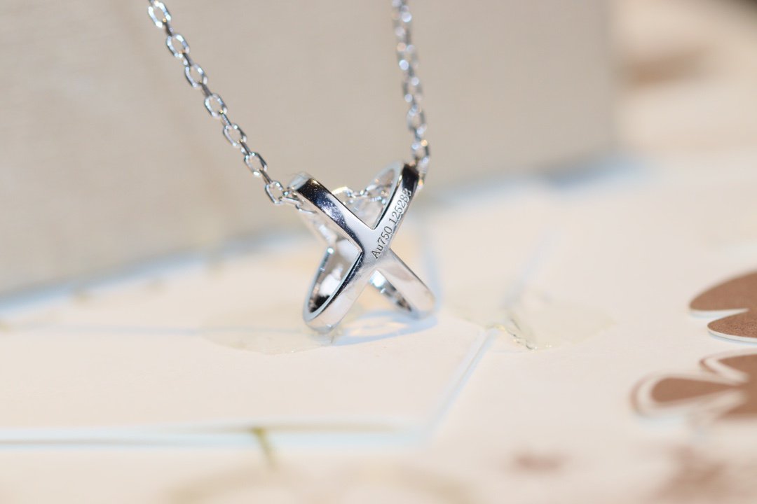 []JEUX DE DIAMOND NECKLACE