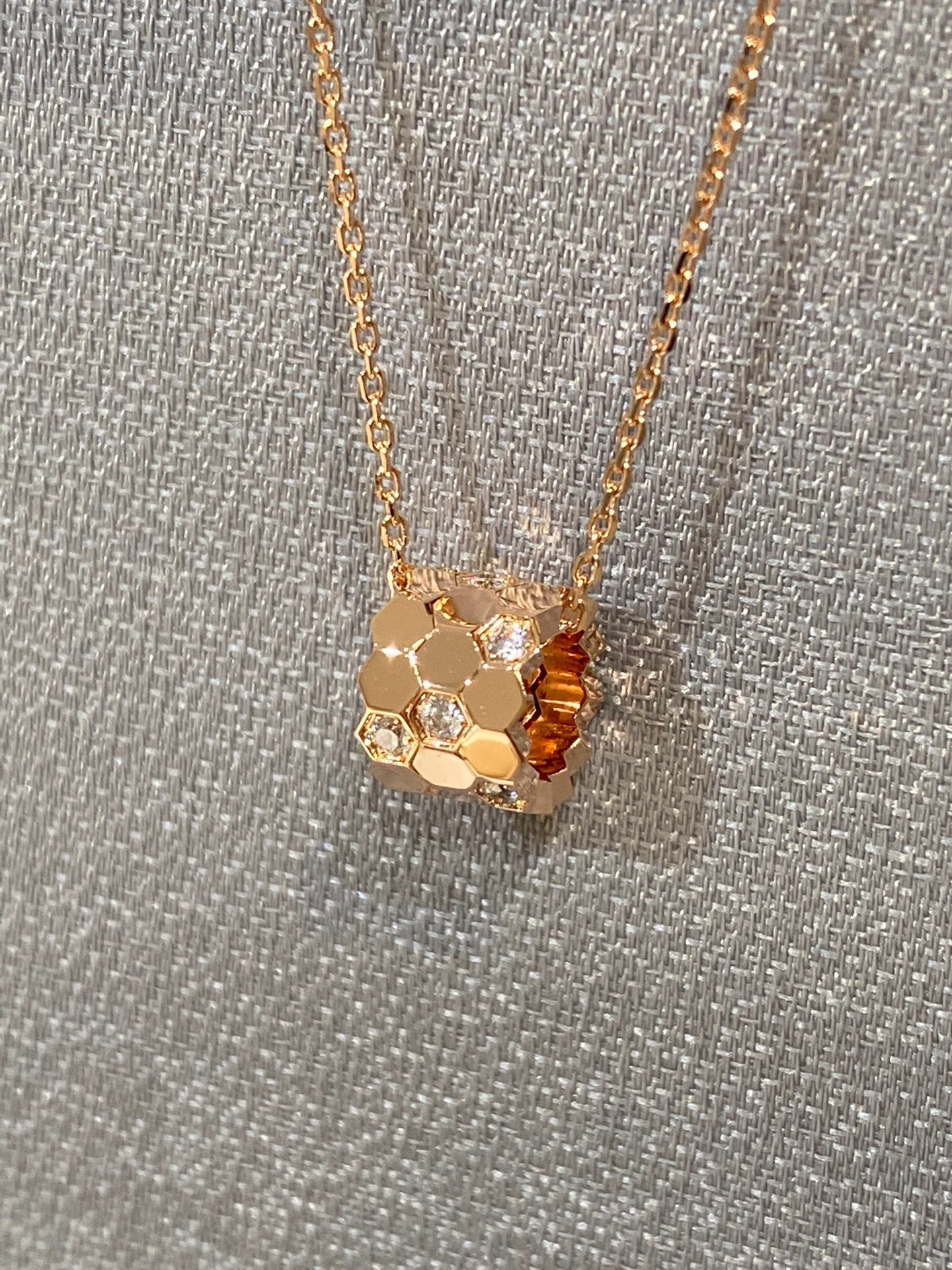 [Rose Jewelrys]BEE LOVE DIAMOND NECKLACE