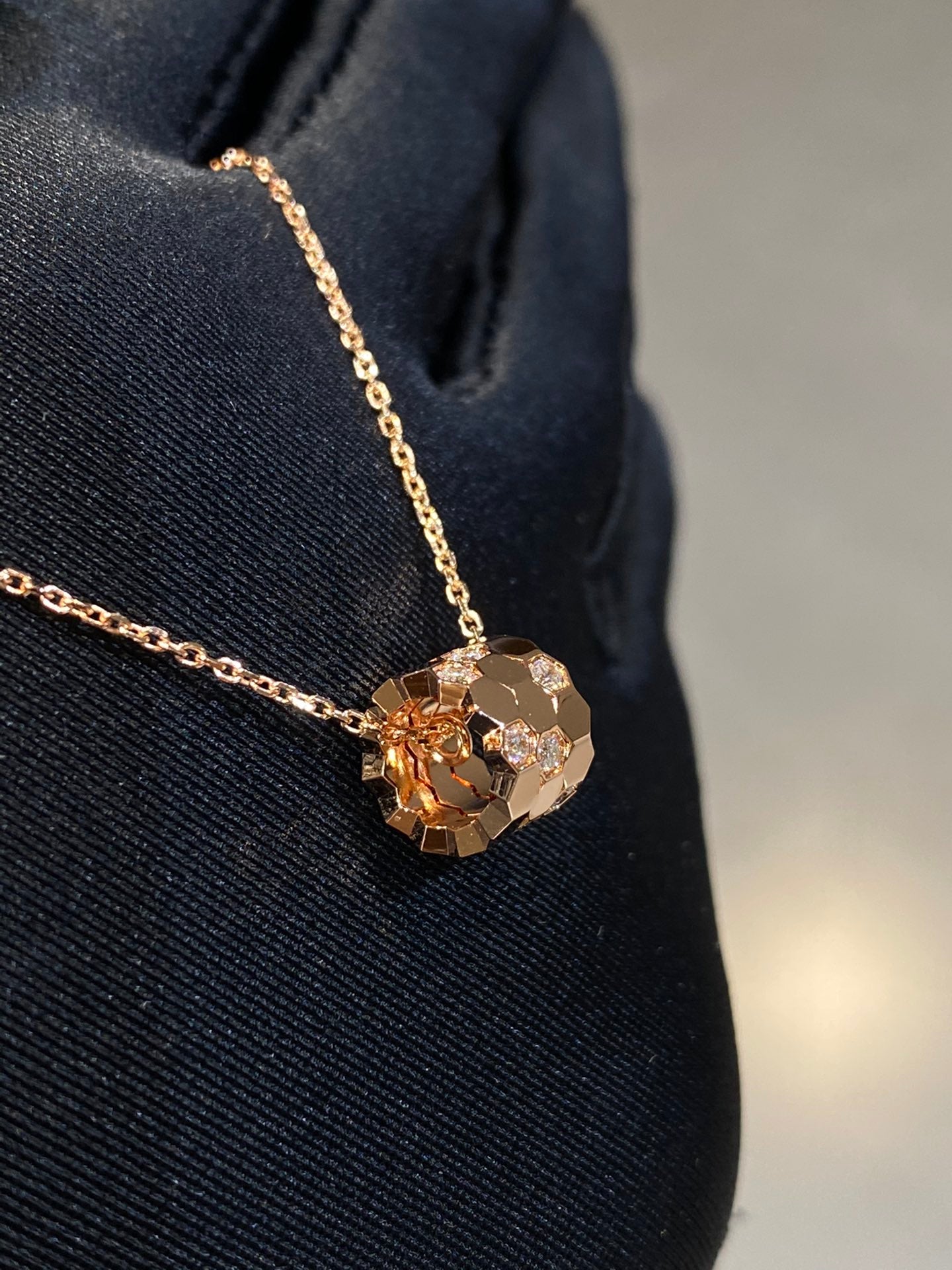 [Rose Jewelrys]BEE LOVE DIAMOND NECKLACE