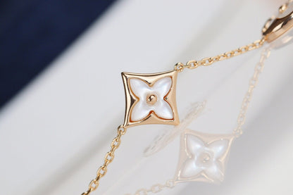 []LEAF CLOVER BRACELET