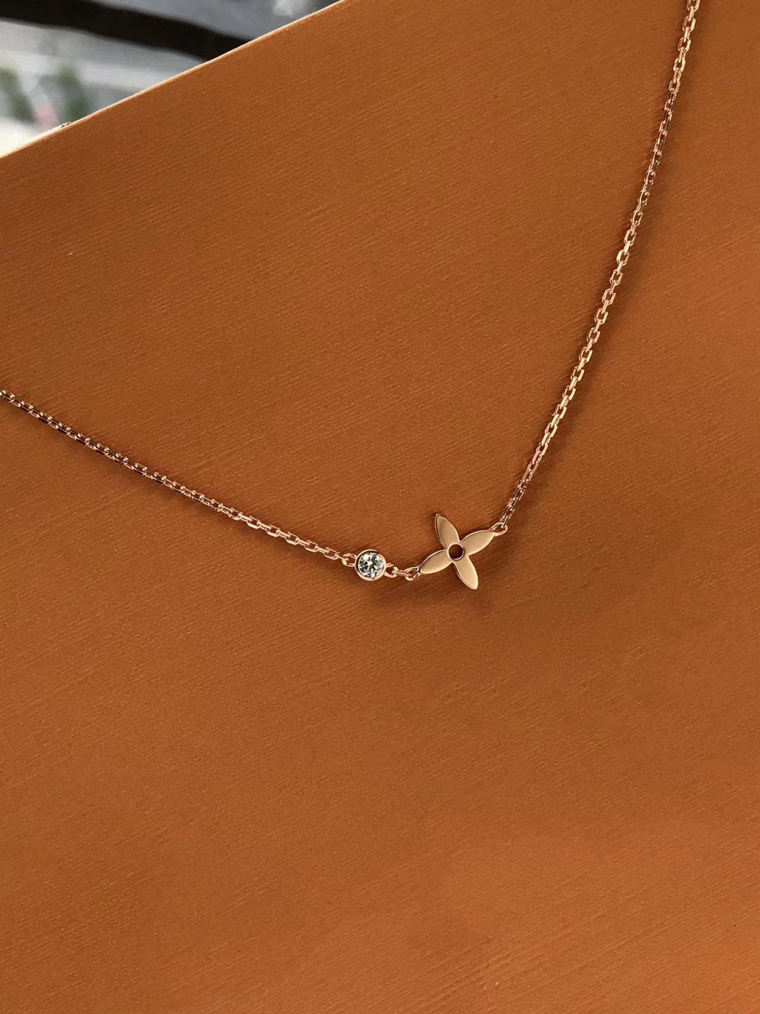 []BLOSSOM PENDANT PINK GOLD AND DIAMOND