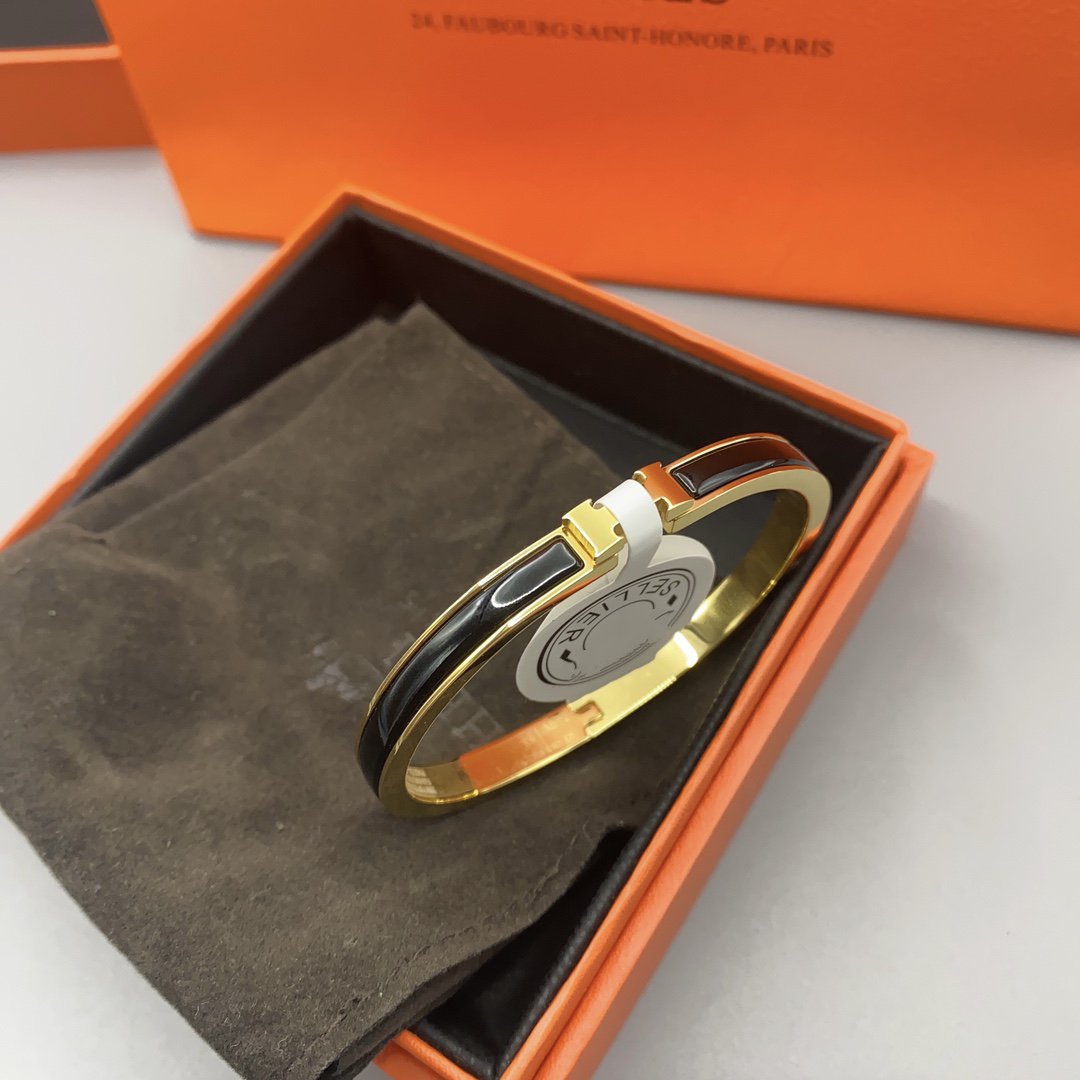 []CLASSIC HM CLIC BLACK 8MM ENAMEL BRACELET