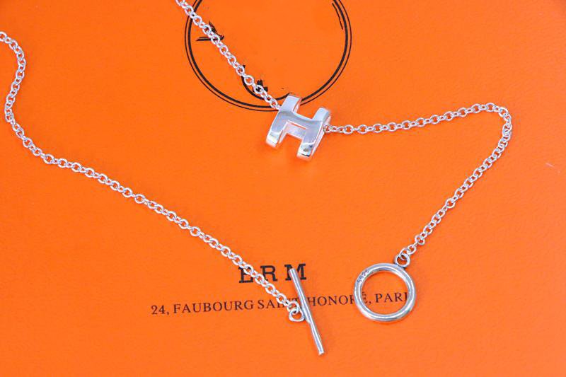 []HM NECKLACE H LETTER OVAL SERIES