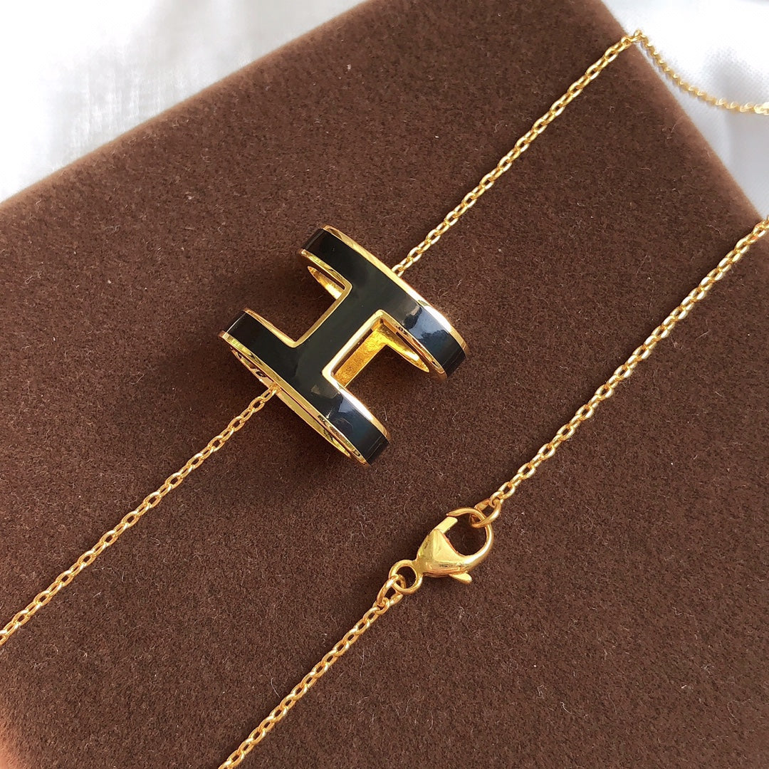 [Rose Jewelrys]HM CLIC BLACK ENAMEL GOLD NECKLACE