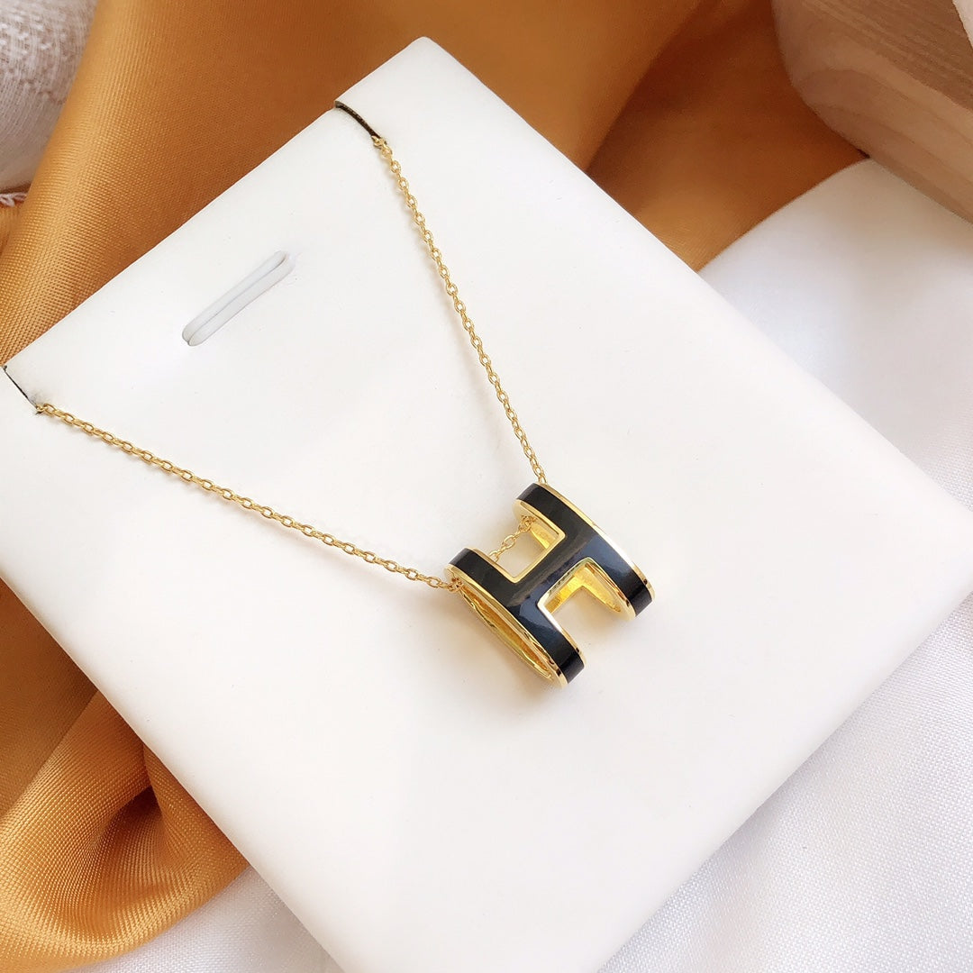 [Rose Jewelrys]HM CLIC BLACK ENAMEL GOLD NECKLACE
