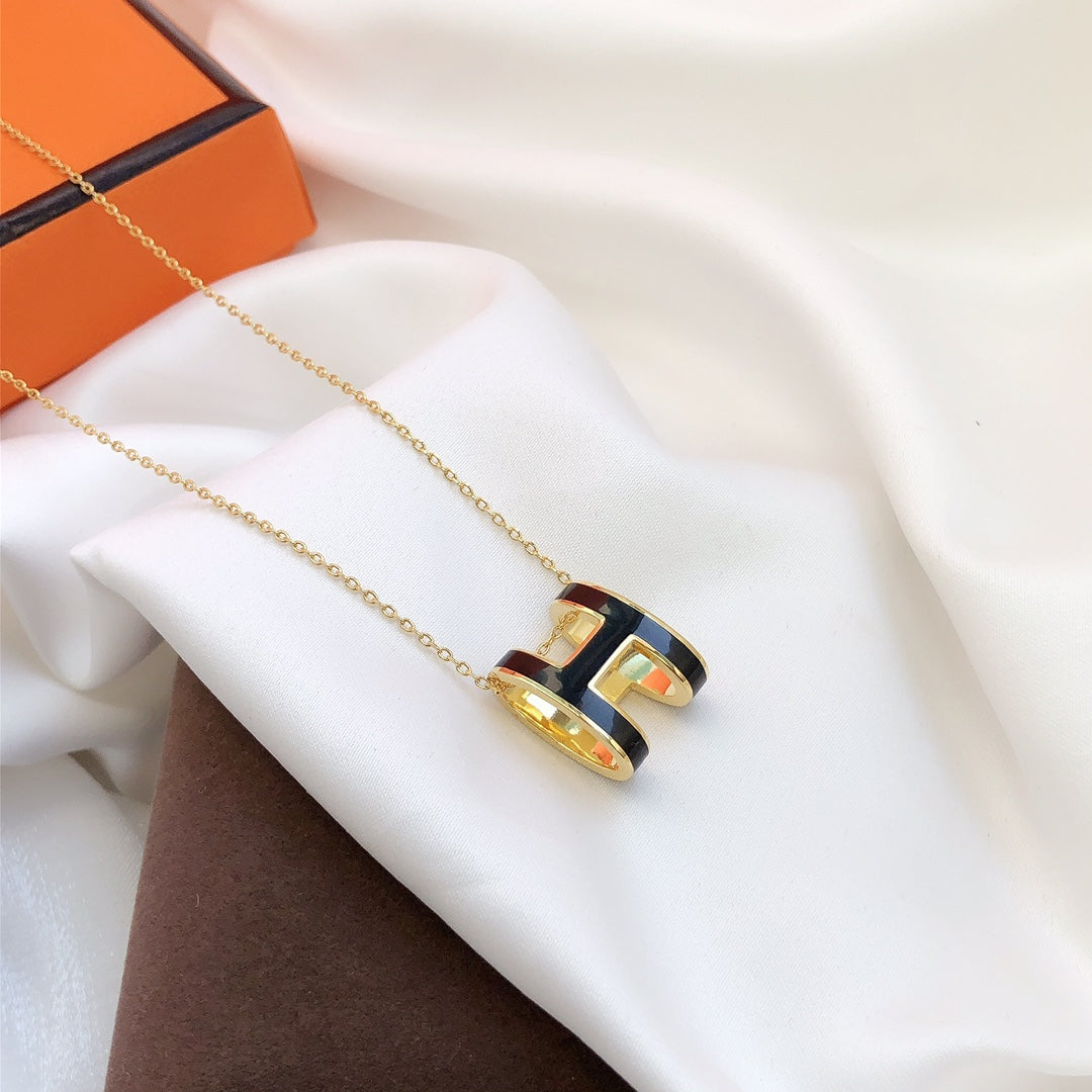[Rose Jewelrys]HM CLIC BLACK ENAMEL GOLD NECKLACE