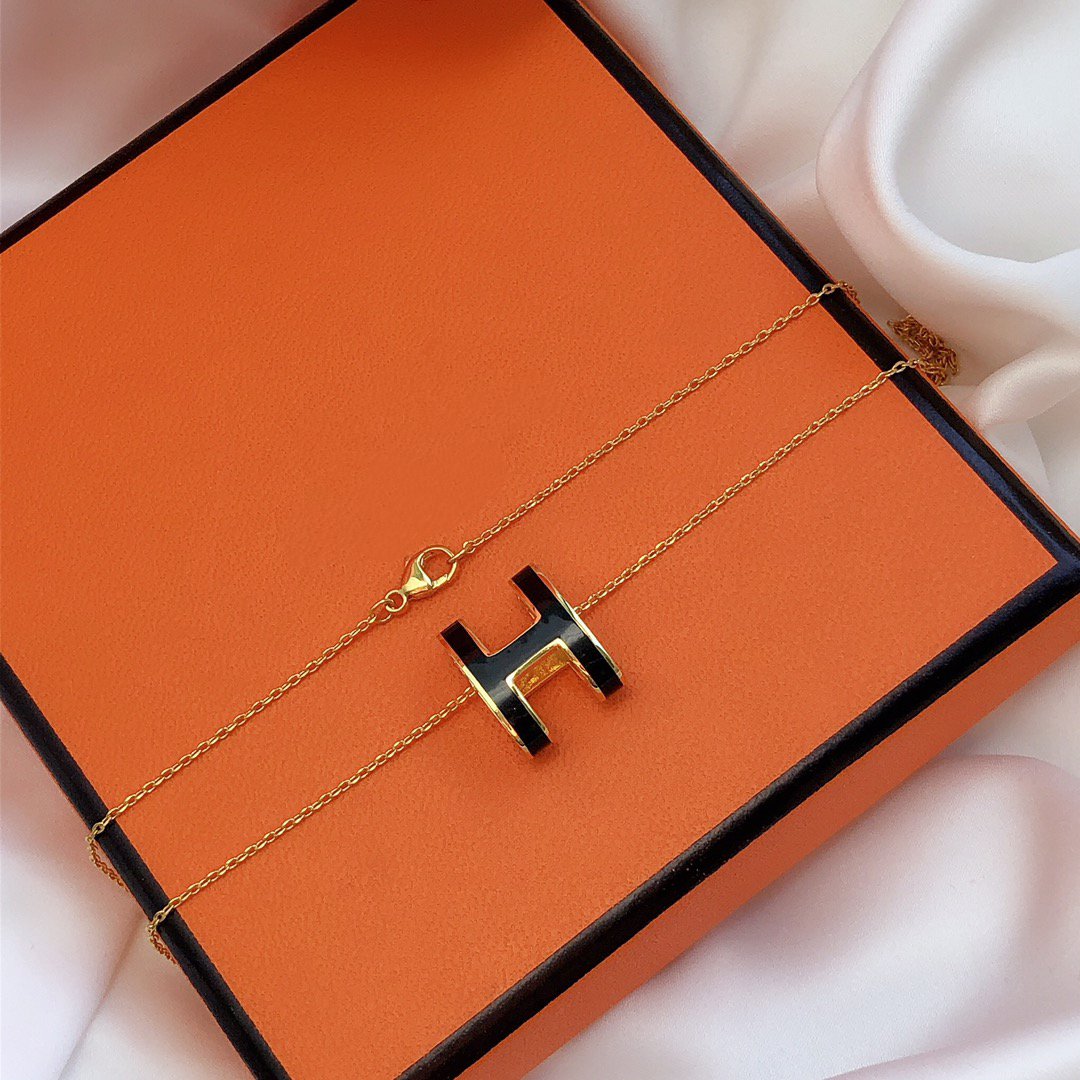 [Rose Jewelrys]HM CLIC BLACK ENAMEL GOLD NECKLACE