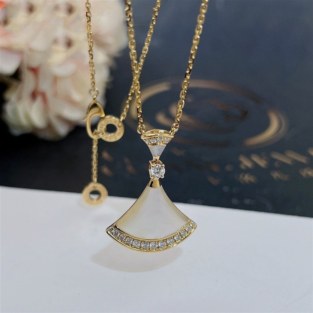 []DREAM NECKLACE MOP GOLD DIAMOND