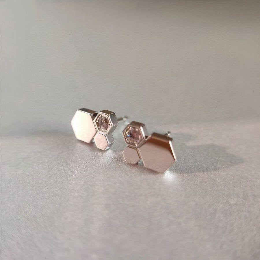 []BEE LOVE SILVER DIAMOND EARRINGS