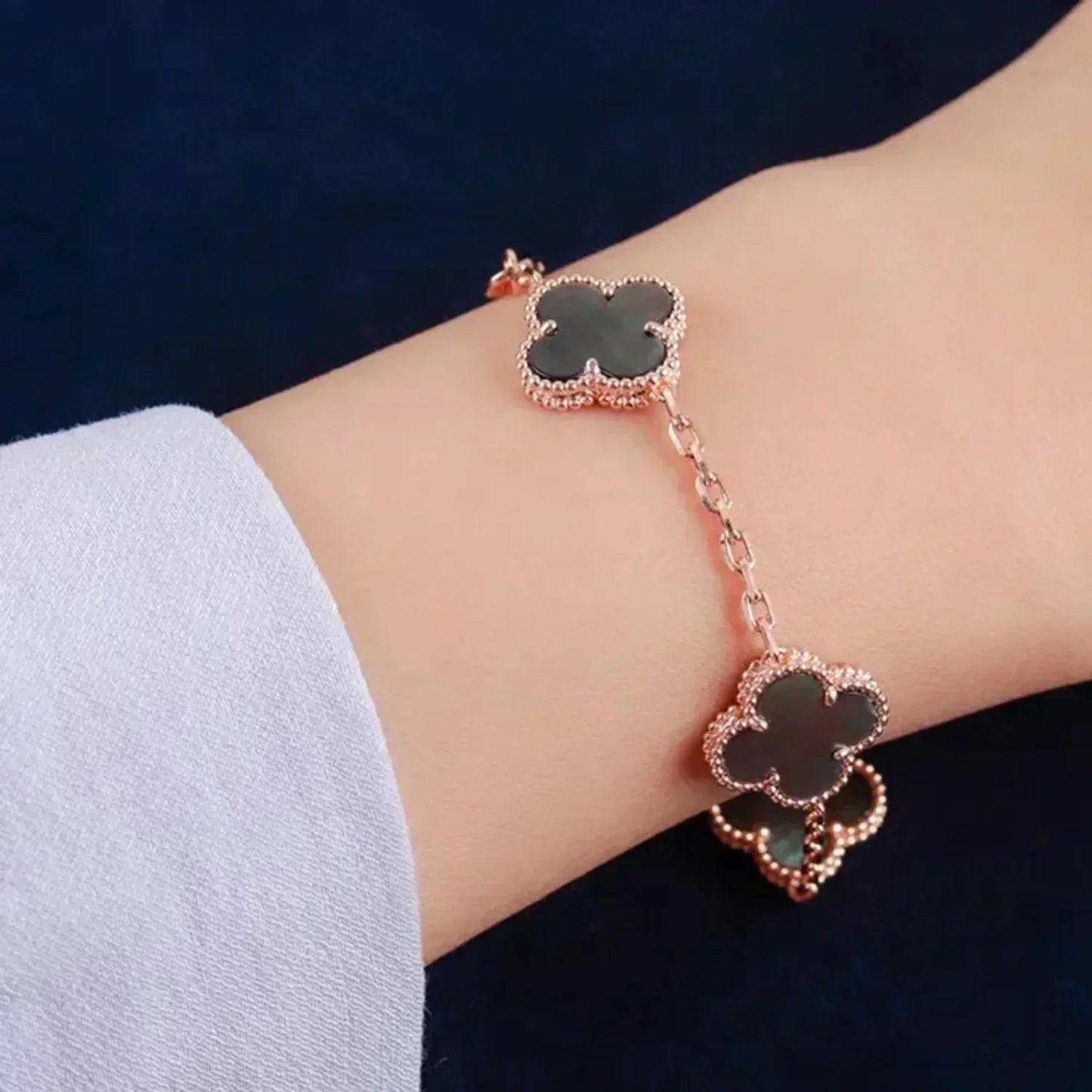 [Rose Jewelrys]CLOVER 5 MOTIF GRAY MOP  BRACELET