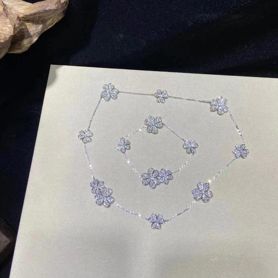 []FRIVOLE SILVER 5 FLOWERS BRACELET