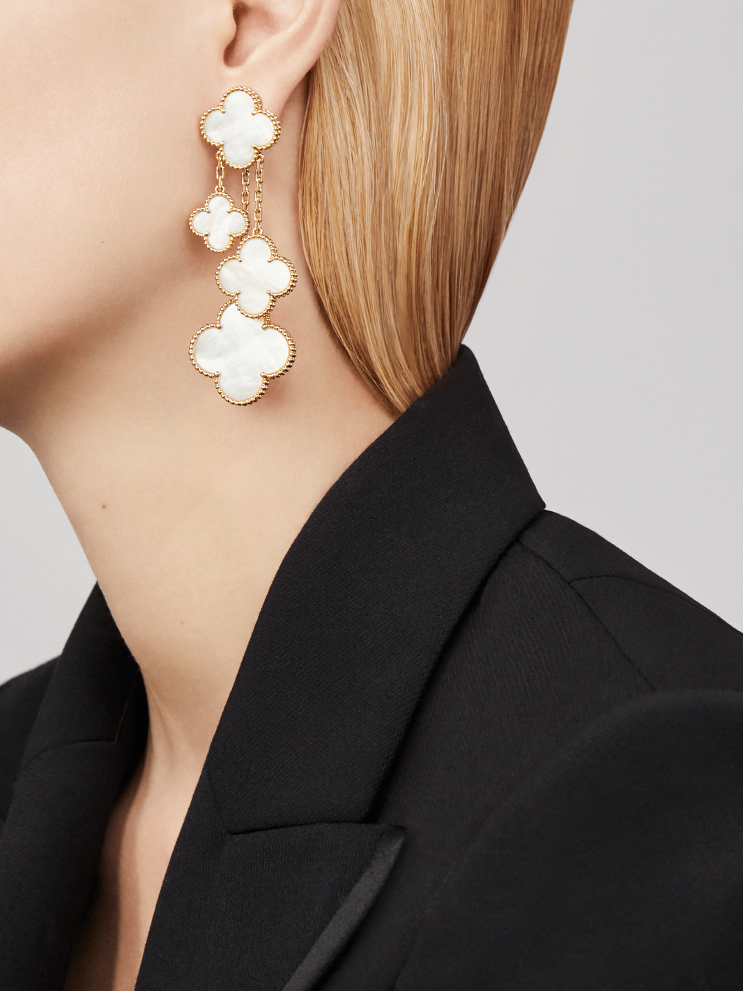 [🌹Rose💎]CLOVER EARRINGS WHITE MOP 4 MOTIFS GOLD