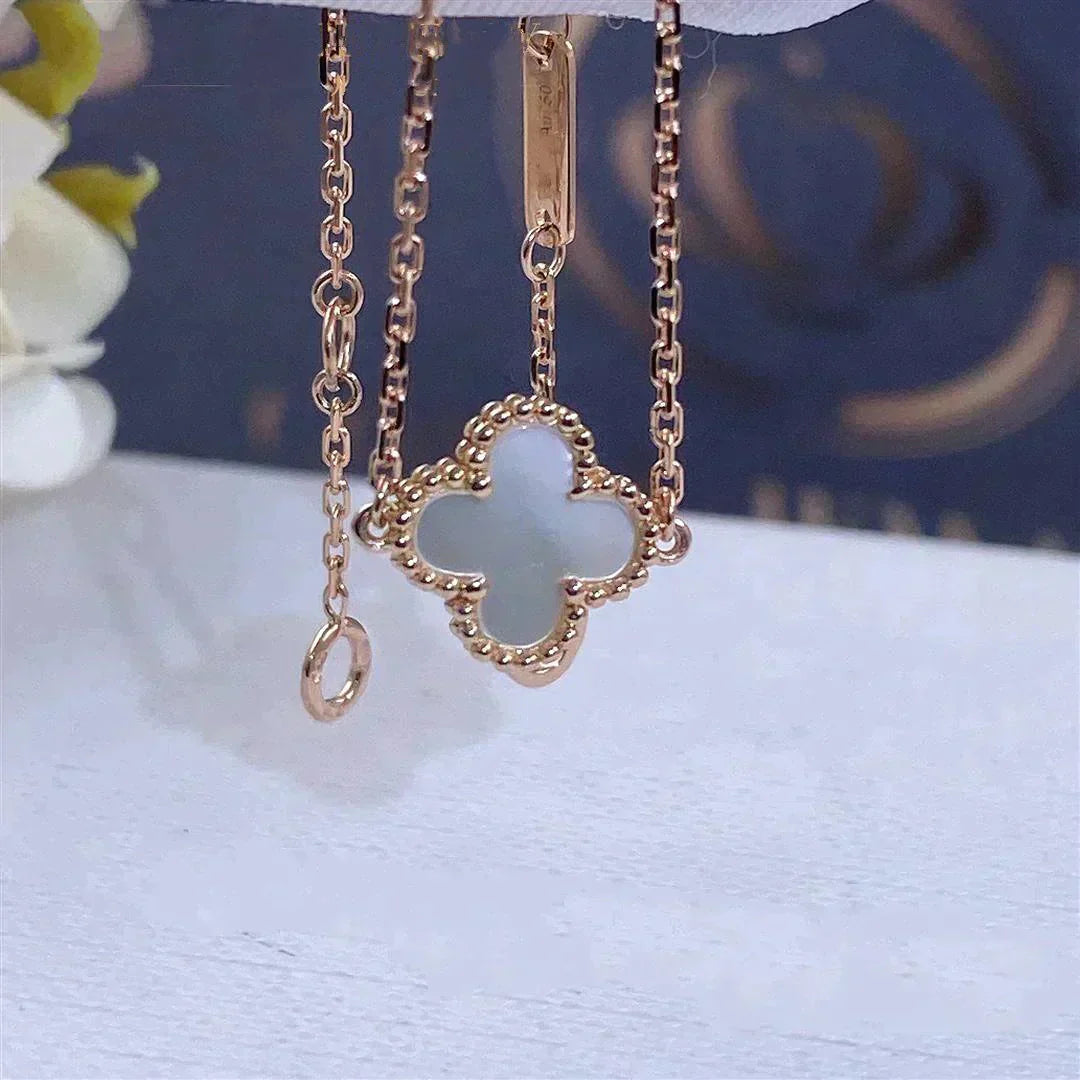 [Rose Jewelrys]CLOVER WHITE MOP SINGLE FLOWER BRACELET