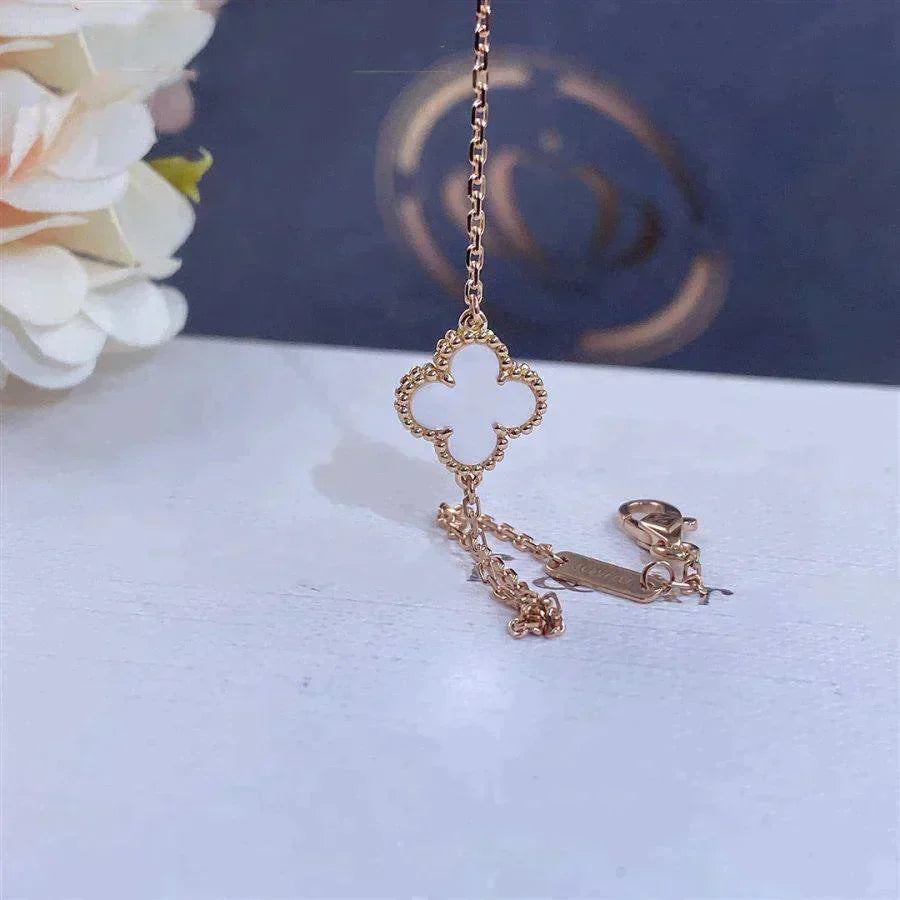[Rose Jewelrys]CLOVER WHITE MOP SINGLE FLOWER BRACELET