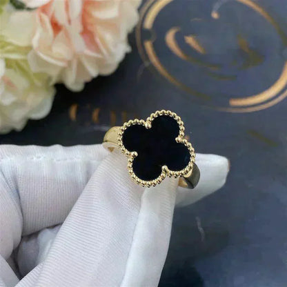 []CLOVER ONYX RING