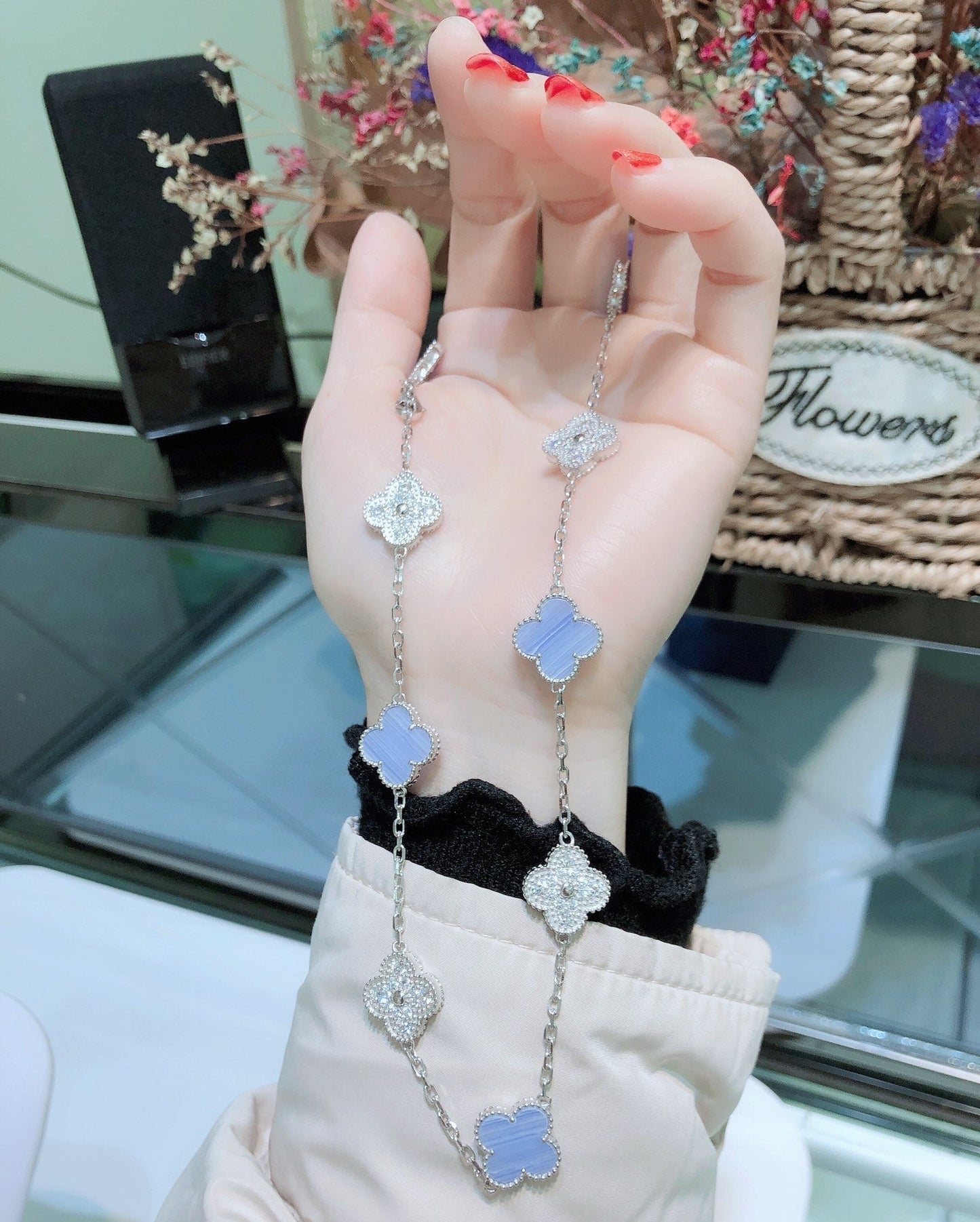 [Rose Jewelrys]CLOVER 10 MOTIFS CHALCEDONY DIAMONDS SILVER NECKLACE