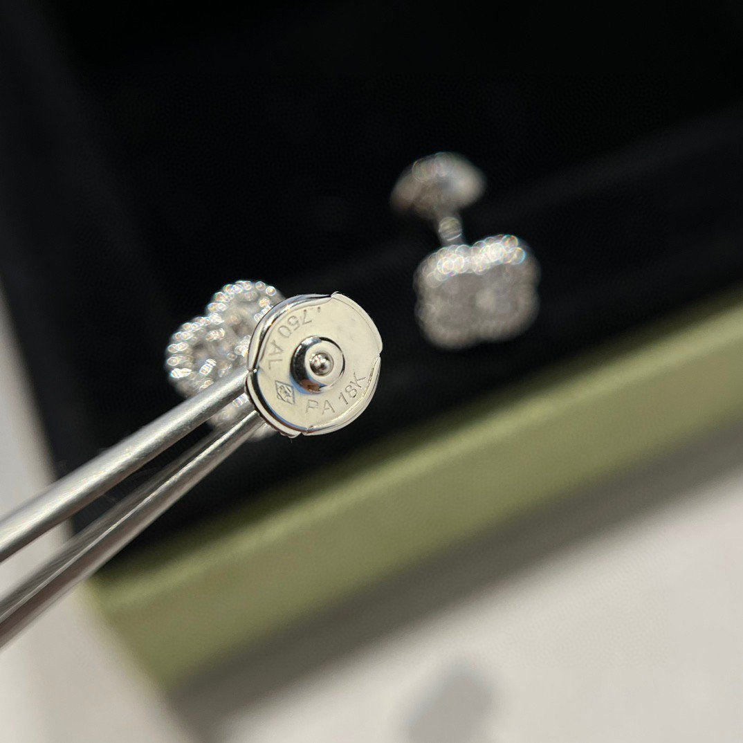 [Rose Jewelrys]CLOVER MINI DIAMOND STUD EARRINGS