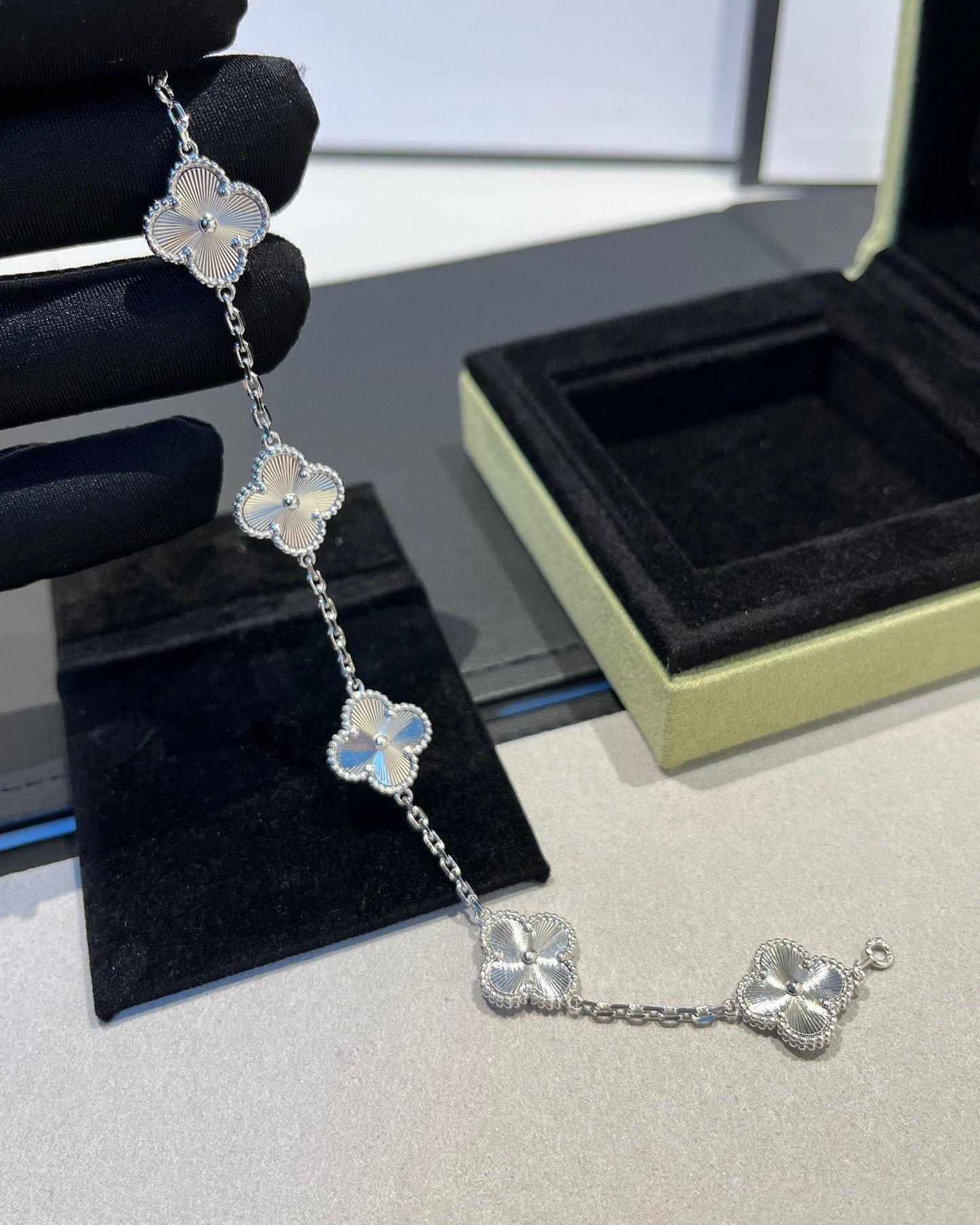 [Rose Jewelrys]CLOVER SILVER 5 MOTIFS BRACELET